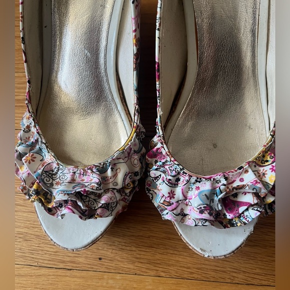 Steve Madden Wedge heels size 10M with paisley design - Picture 2 of 9